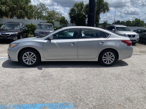Used 2017 Nissan Altima 2.5 S w/ Power Driver Seat Package FWD image 4