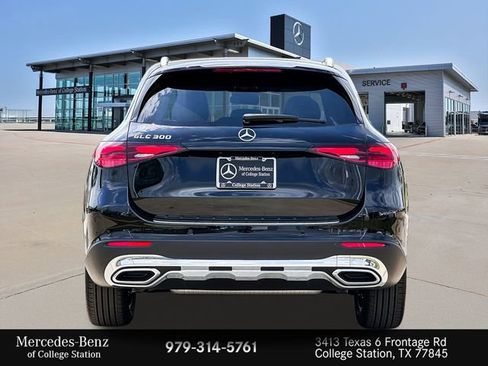 Certified 2025 Mercedes-Benz GLC 300 image 8