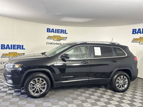 Used 2019 Jeep Cherokee Latitude Plus AWD/4WD image 2