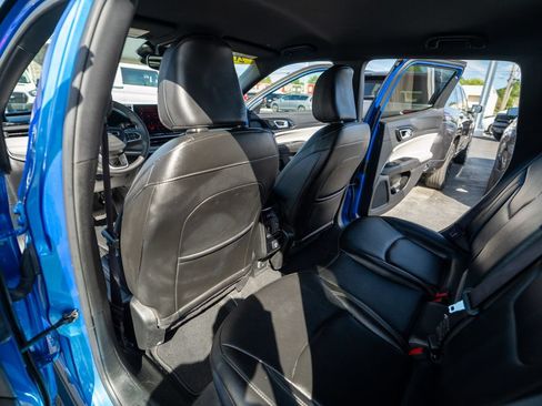 Used 2025 Jeep Compass Limited AWD/4WD image 16