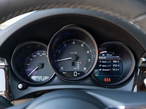 Certified 2026 Porsche Macan AWD/4WD image 16