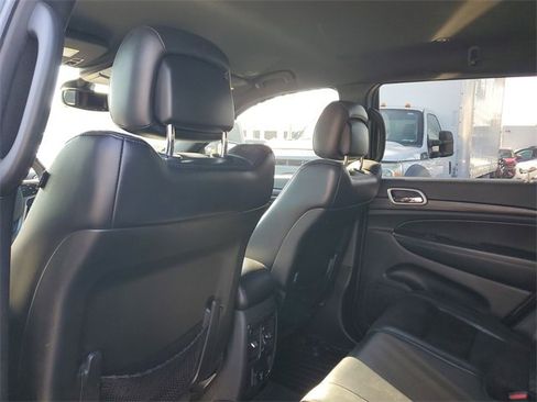 Used 2019 Jeep Grand Cherokee Altitude image 16