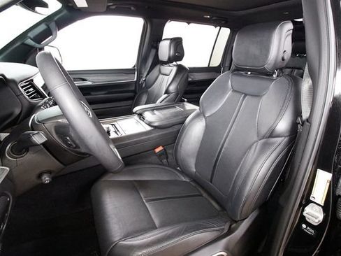 Used 2024 Jeep Wagoneer Series II w/ Convenience Group I AWD/4WD image 20