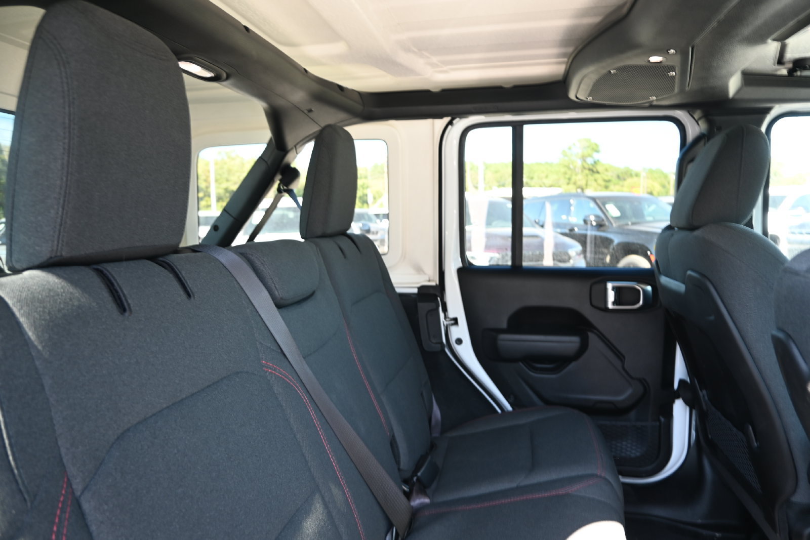 Used 2026 Jeep Wrangler Unlimited Rubicon AWD/4WD image 26