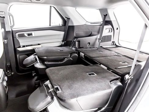 Used 2021 Ford Explorer XLT w/ Equipment Group 202A image 36