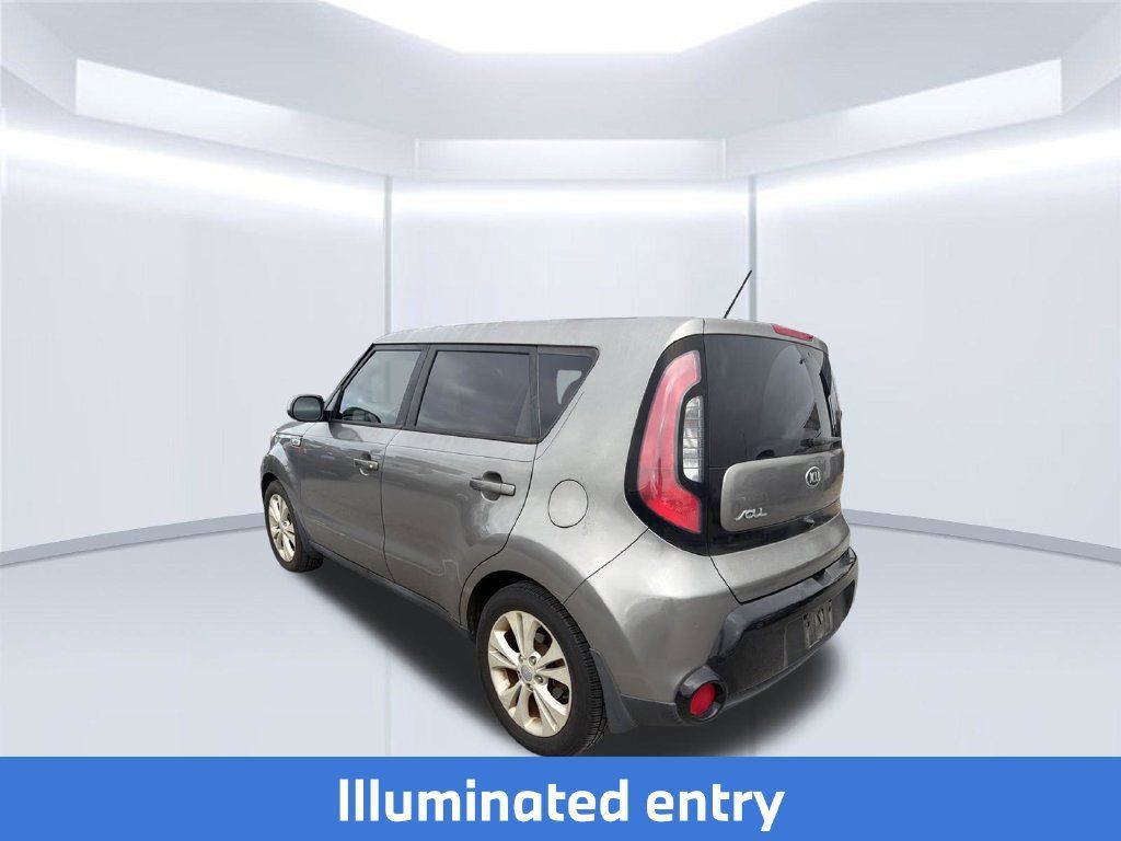 Used 2016 Kia Soul + FWD image 19