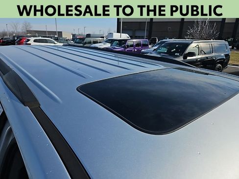 Used 2018 GMC Yukon XL SLT w/ Open Road Package image 9