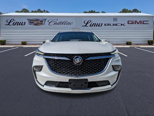 Used 2023 Buick Enclave Avenir w/ Avenir Technology Package AWD/4WD image 9