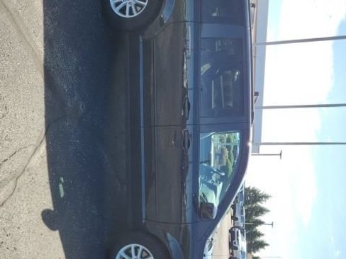 Used 2016 Dodge Grand Caravan SXT FWD image 2