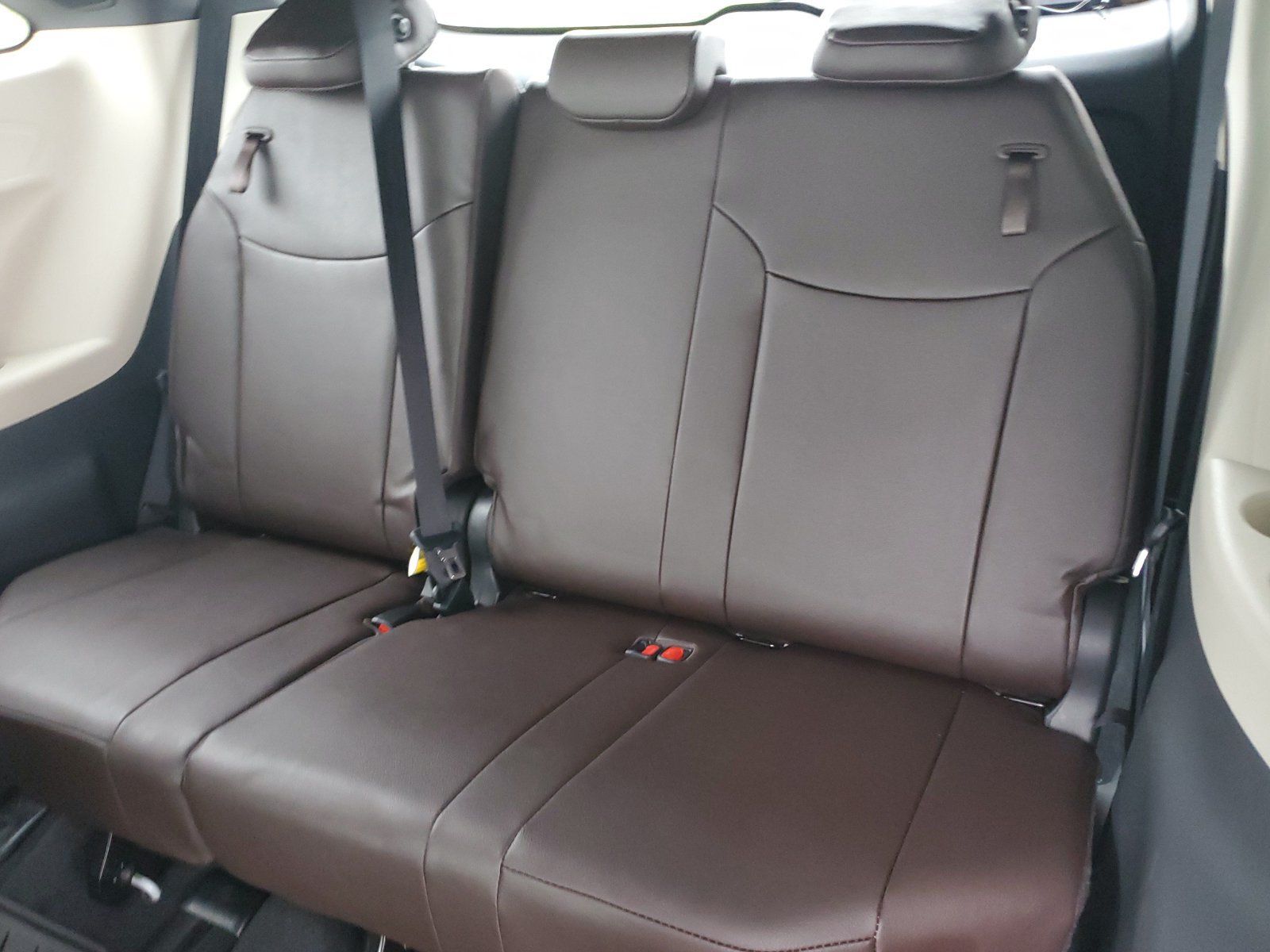 Used 2022 Toyota Sienna Platinum AWD/4WD image 13