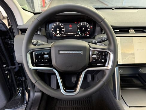 New 2025 Land Rover Discovery Sport S image 17