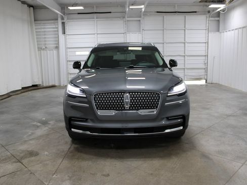 Used 2024 Lincoln Aviator Reserve w/ Equipment Group 201A RWD image 3