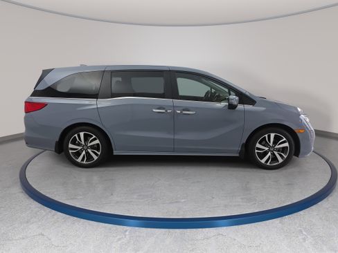 Used 2023 Honda Odyssey Touring image 4