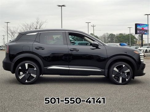 Used 2025 Nissan Kicks SR w/ SR Premium Package image 3