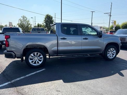 Used 2020 Chevrolet Silverado 1500 Custom w/ Custom Value Package AWD/4WD image 12