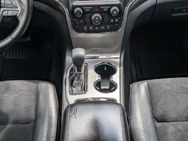 Used 2018 Jeep Grand Cherokee Laredo RWD image 19
