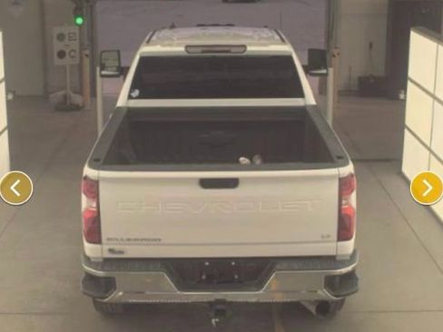 Used 2022 Chevrolet Silverado 2500 LT w/ Convenience Package image 8