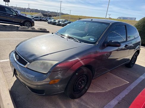 Used 2007 Ford Focus ZX3 Hatchback image 3