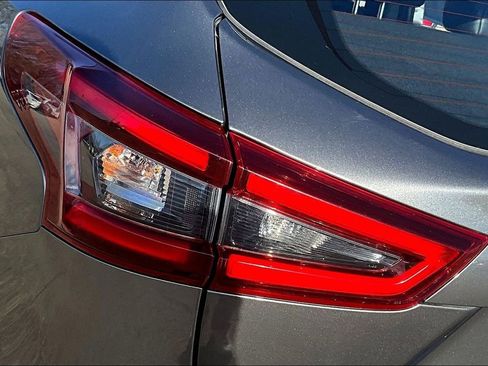 Used 2022 Nissan Rogue Sport SV w/ Technology Package image 25