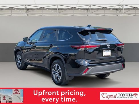 Used 2025 Toyota Highlander XLE AWD/4WD image 8