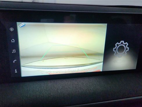 Used 2025 Nissan Kicks SV image 31