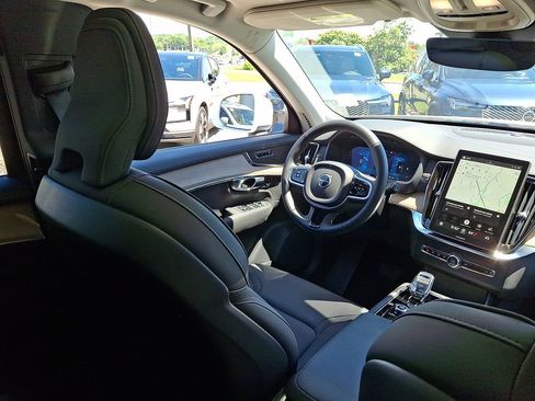 Certified 2025 Volvo XC90 B6 Plus AWD/4WD image 15