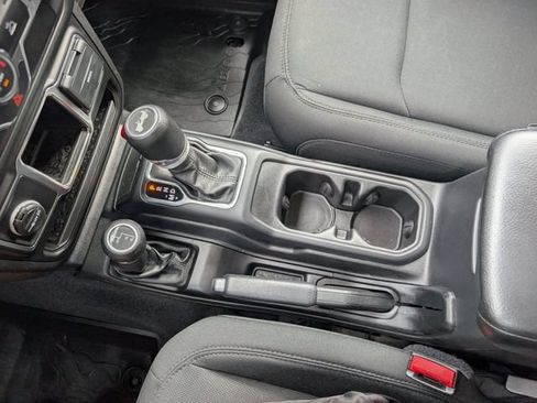 Used 2021 Jeep Wrangler Sport AWD/4WD image 17