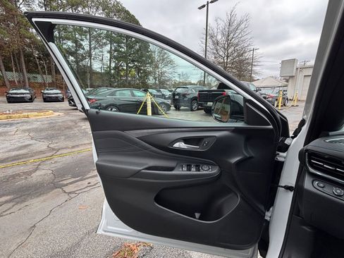 Used 2025 Buick Envista Sport Touring image 20