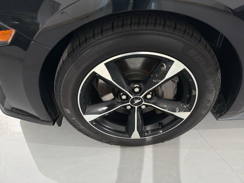 Used 2021 Ford Mustang GT image 4