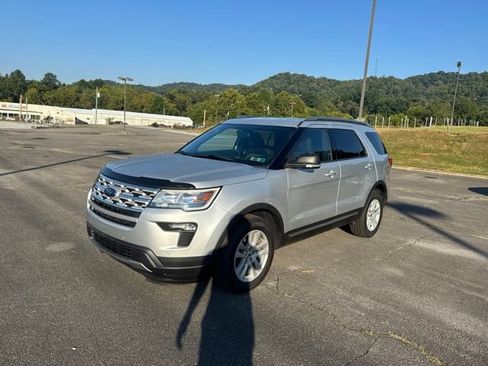Used 2019 Ford Explorer XLT w/ Equipment Group 201A AWD/4WD image 4