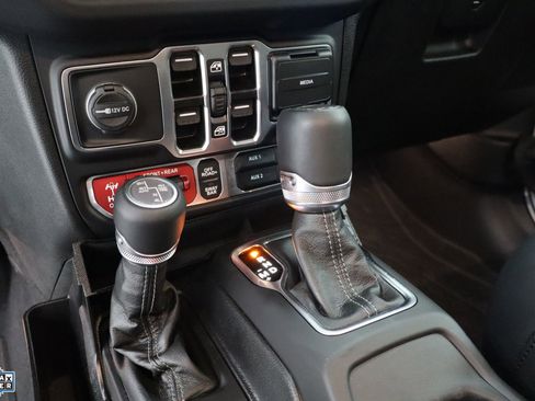 Used 2025 Jeep Gladiator Rubicon image 18