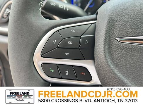 New 2026 Chrysler Pacifica Select image 11