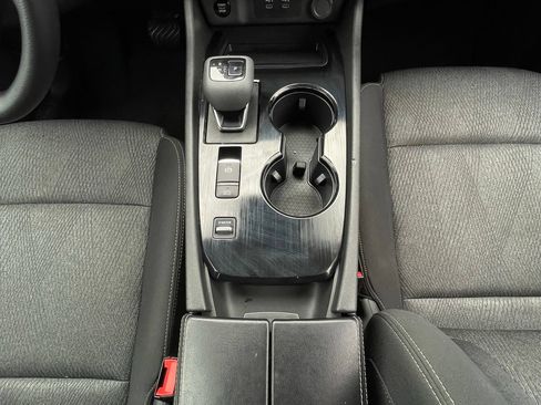 Used 2024 Nissan Rogue SV FWD image 13