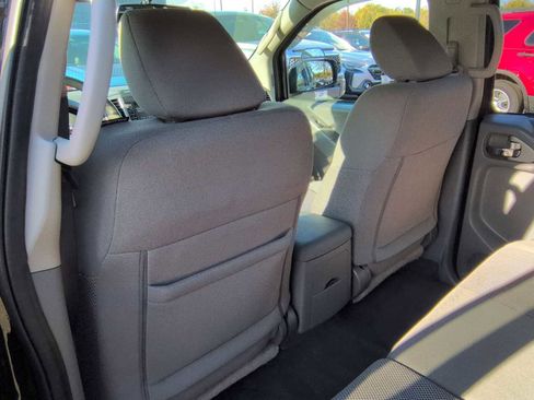 Used 2021 Nissan Frontier SV w/ Midnight Edition Floor Mats image 19