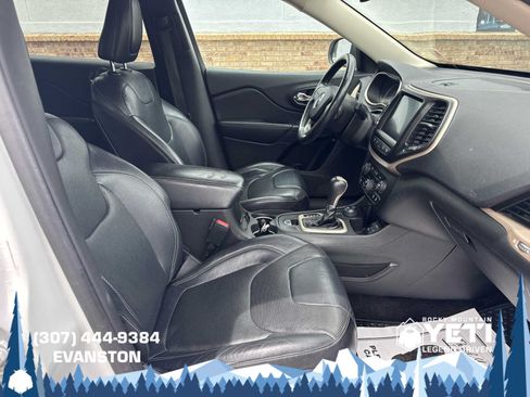 Used 2015 Jeep Cherokee Limited w/ Luxury Group AWD/4WD image 11