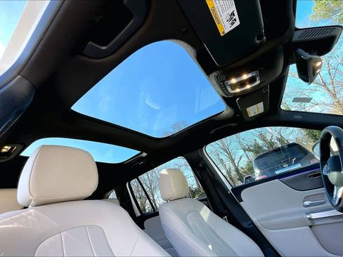 Used 2022 Mercedes-Benz GLB 250 image 13