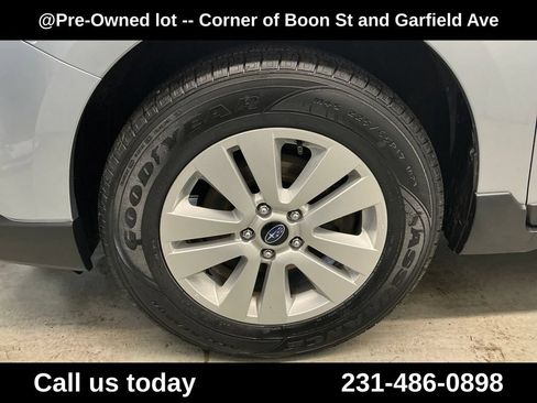 Used 2018 Subaru Outback 2.5i Premium AWD/4WD image 11