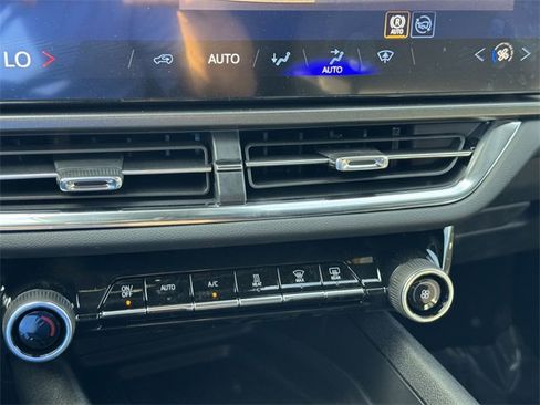 New 2026 Chevrolet Equinox EV LT image 15