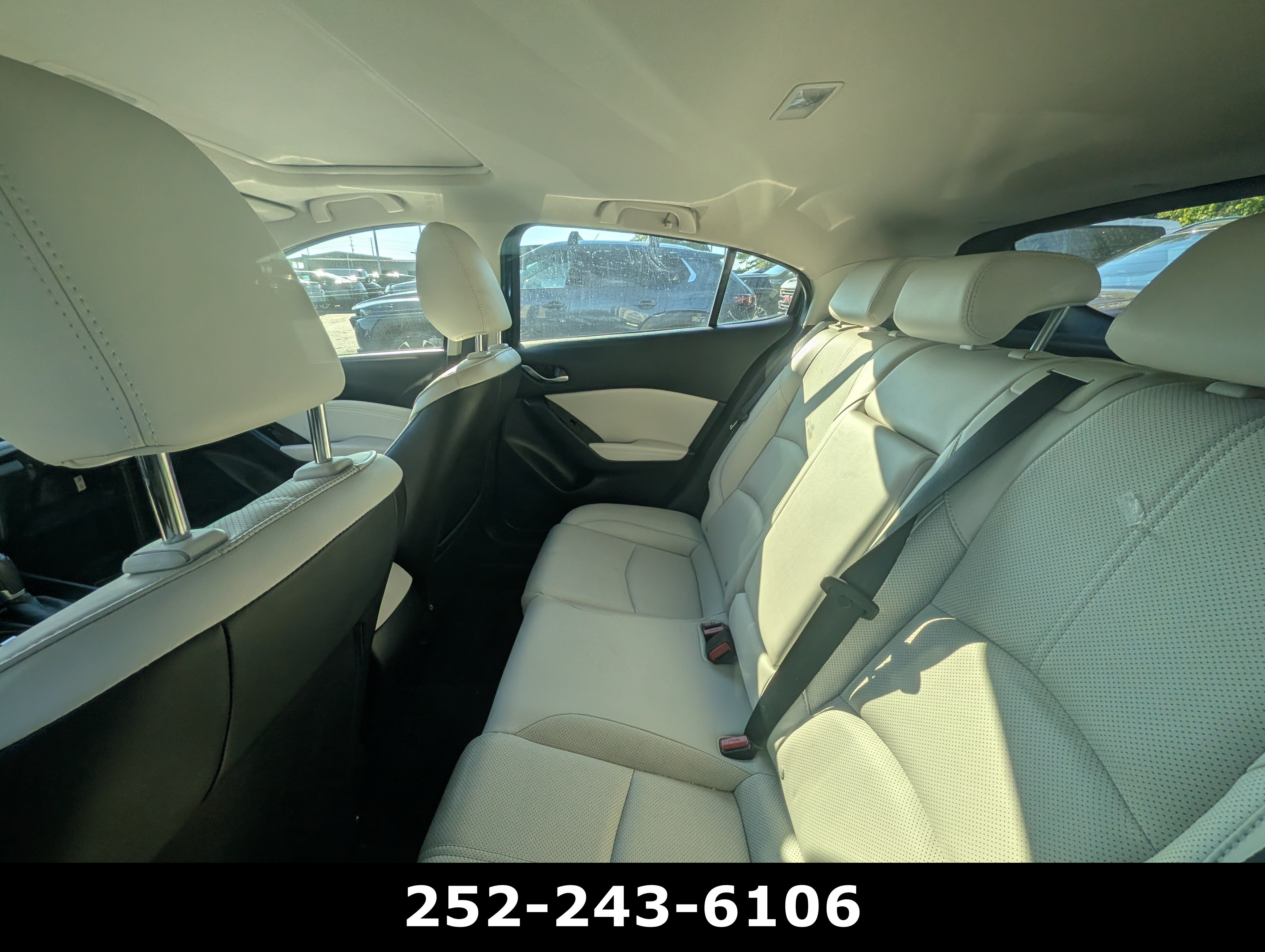 Used 2017 MAZDA MAZDA3 Grand Touring w/ Premium Equipment Package FWD image 11