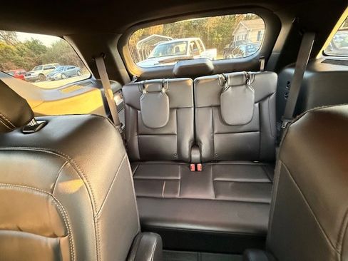Used 2020 Ford Explorer XLT w/ Equipment Group 202A image 8