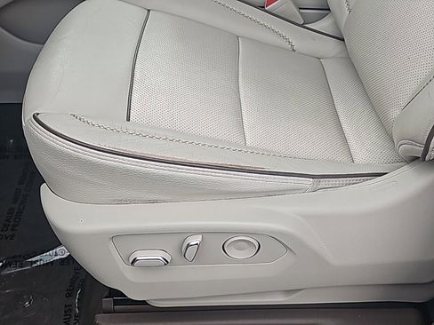 Used 2022 GMC Yukon XL Denali w/ Denali Ultimate Package image 12