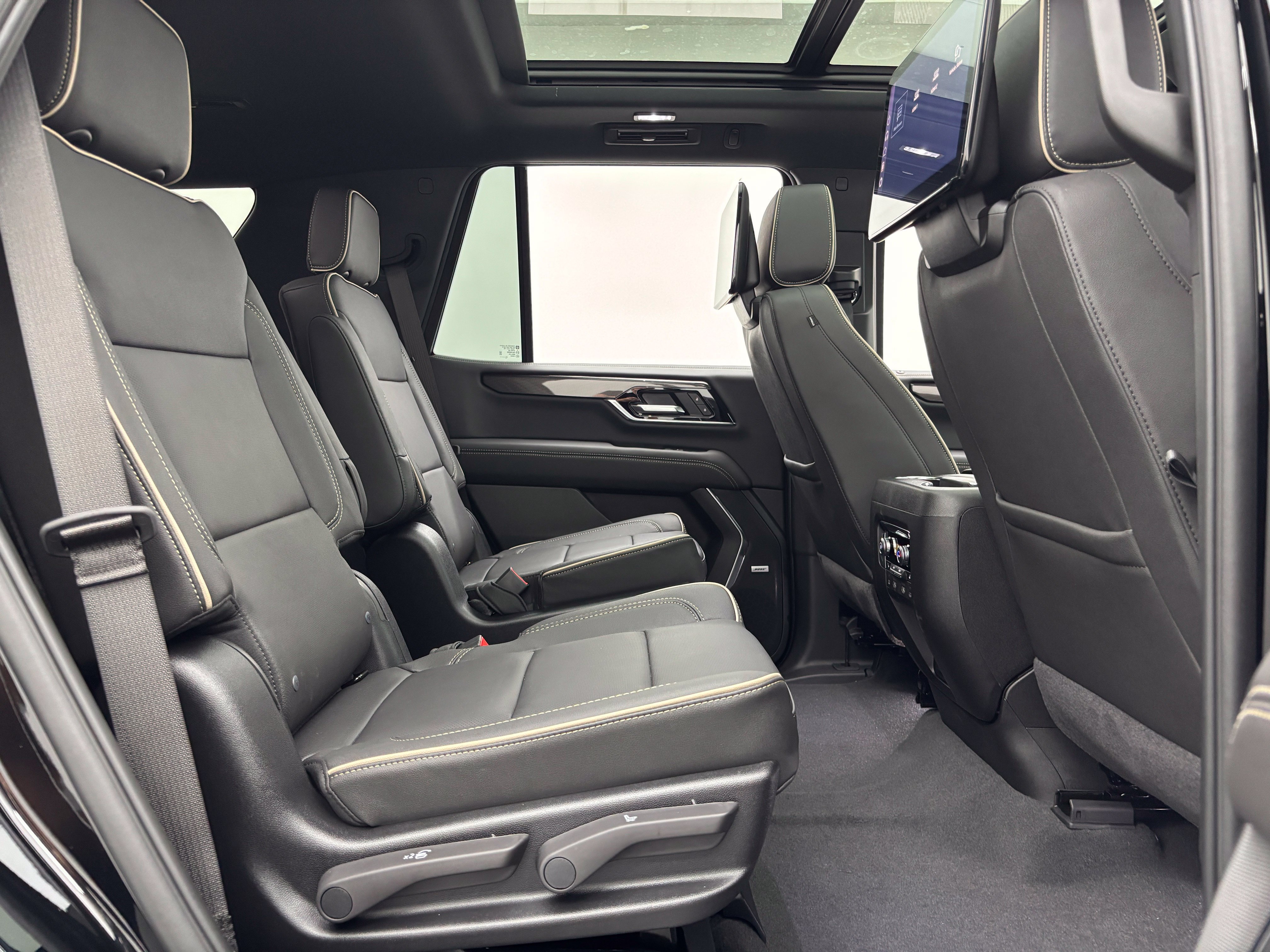 New 2026 GMC Yukon Elevation w/ Elevation Premium Package AWD/4WD image 43
