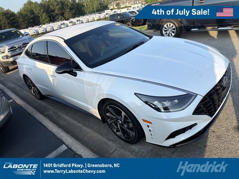 Used 2021 Hyundai Sonata SEL Plus w/ Preferred Accessory Package FWD image 1