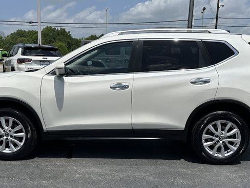 Used 2017 Nissan Rogue SV AWD/4WD image 10