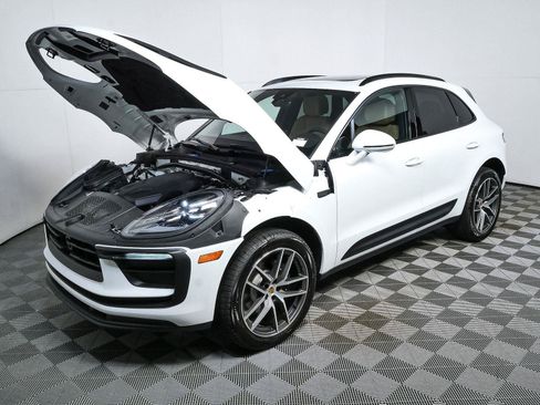 Certified 2026 Porsche Macan Turbo AWD/4WD image 33