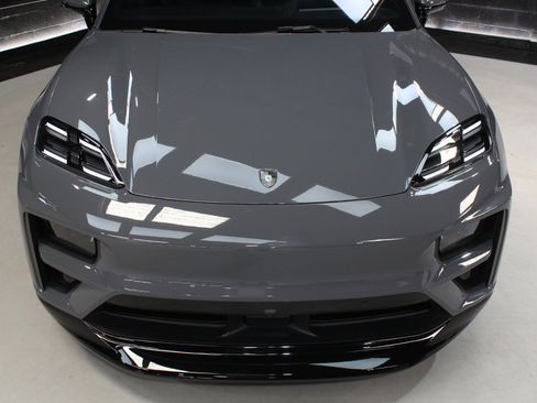 Used 2025 Porsche Macan Turbo Electric AWD/4WD image 11