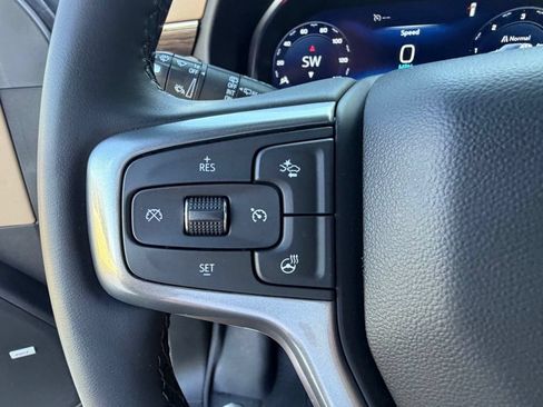 Used 2023 Chevrolet Suburban Premier AWD/4WD image 31