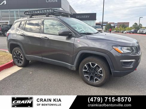 Used 2019 Jeep Compass Trailhawk w/ Cold Weather Group AWD/4WD image 1