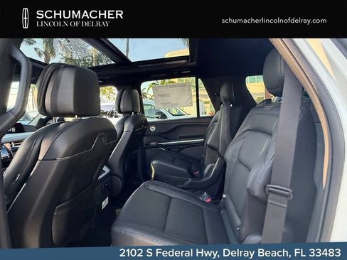New 2026 Lincoln Navigator Reserve w/ Jet Appearance Package AWD/4WD image 13