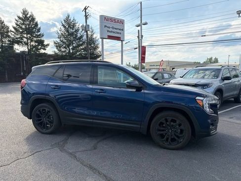 Used 2022 GMC Terrain SLT w/ Infotainment Package II AWD/4WD image 7